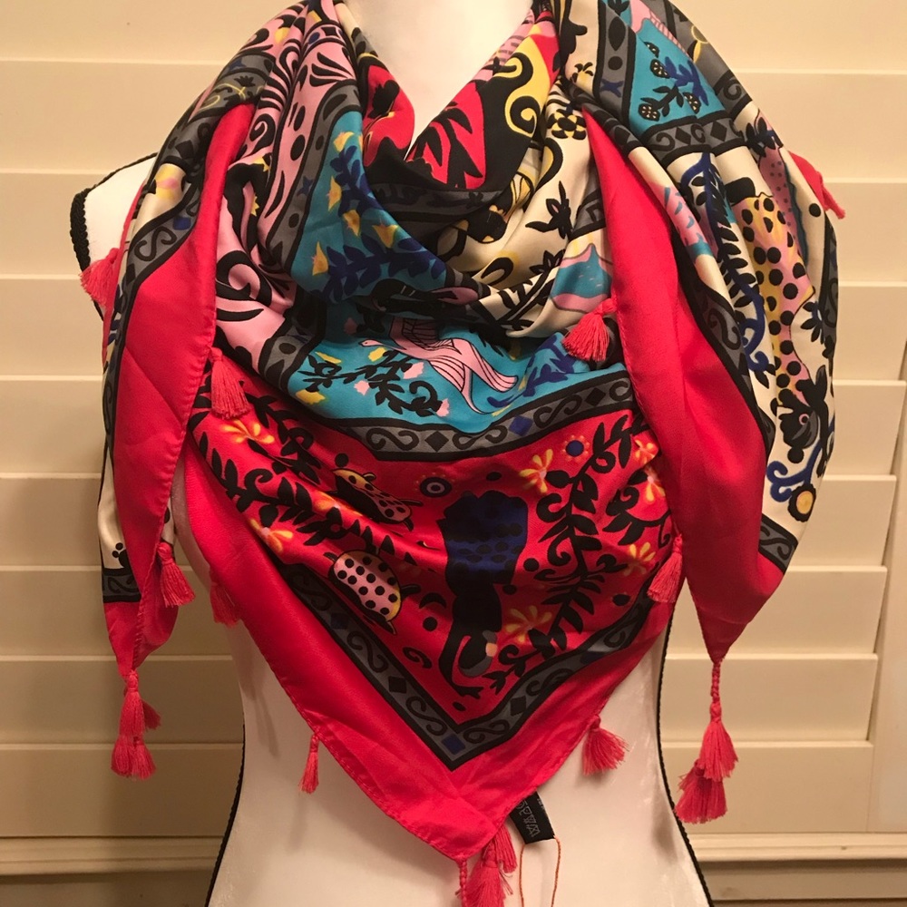 I’m a Posh Ambassador! Shop with confidence! - Picture 3 of 6